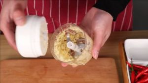 Hightune 250ml Mini Blender Garlic Chopper Electric Food Chopper Portable Blender Food Processor Meat Grinder Pengisar Serbaguna