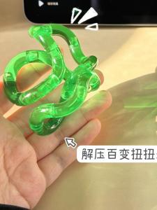 Creative Twisting Fun Stress Relief Toy Glowing in the Dark Transparent Deformation Toy for Anxiety Relief And Stress Relief