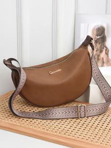 Lightweight Fashionable Dumpling Shaped Crossbody Bag for Women Single Shoulder Half Circle Bag Soft PU Leather Daily Use