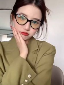 Kacamata Cat Eye Model Mata Kucing Tren Terbaru Untuk Wanita Kacamata Korea Wanita Anti Radiasi Photocromic