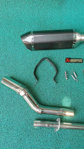 YAmaha R15 V4 stainless elbow on Akrapovic 370mm with slencer