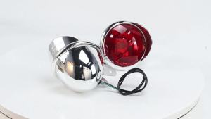 Đèn Sương Mù Xe Máy Chrome Red Lens 2x Đèn Pha Phía Trước Cho Harley Honda Touring Bobber Chopper Tùy Chỉnh Điểm Dừng Lái Xe