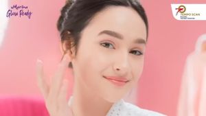 MARINA Glow Ready Two Way Cake SPF 20 PA++ | Soft Focus Formula | Glowing Complexion