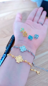 Combo Lắc tay + bông tai titan cỏ 4 lá - Titan loại 1 bền đẹp