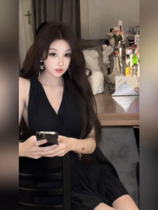 ชุดเดรสคล้องคอคอวีเปิดหลังเซ็กซี่สไตล์ฝรั่งเศสไซส์ใหญ่สำหรับผู้หญิงเดรสสั้นเก็บเอวใส่ไปพักผ่อนริมทะเลสำหรับสาวอวบ