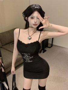 ชุดเดรสสั้นสีดําเซ็กซี่สําหรับผู้หญิงด้วยสไตล์สายไม่มีสายวัสดุความปรารถนาบริสุทธิ์ที่เหมาะสมสําหรับฤดูใบไม้ผลิในฤดูใบไม้ร่วง