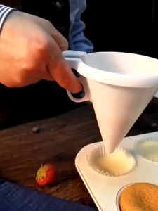 Handheld Baking Funnel Adjustable Cream Chocolate Batter Patisserie Dispenser Separator Kitchen Tools Baking