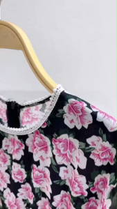 TW18560 เดรสชีฟอง ลายดอกไม้ ผูกเอว ..