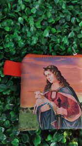 Mini Wallet Santo: Souvenir Kristen Katolik untuk Peningkatan Ibadah