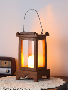 ตะเกียงไม้ ตั้งโต๊ะ โคมไฟโบราณ แขวนพนัง ไฟตกแต่ง มี 2 สี