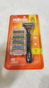 Gillette Fusion5 Mens Razor Value Pack for All Skin Types 1 Handle & 5 Razor Blade Refills