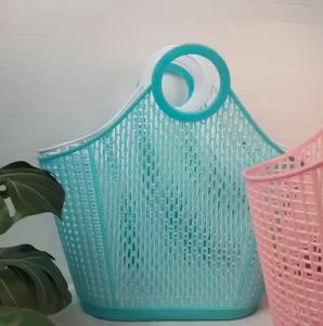 ตะกร้าช้อปปิ้ง ตะกร้าพลาสติก ตะกร้าจ่ายตลาด มีหูหิ้ว รุ่น Bunny Basket สูง15นิ้ว กว้าง12นิว