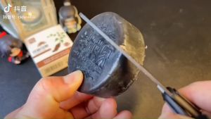 สบู่รากโสมดำ สบู่ ลดร่วง ลดหงอก ลดคัน รังแค เชื้อราบนหนังศรีษะ ผมหนาดกดำ เร่งยาวสวยเป็นธรรมชาติ