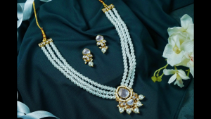 Pearl Set with coloured kundan earrings (In Red/Maroon Green White and Purple)