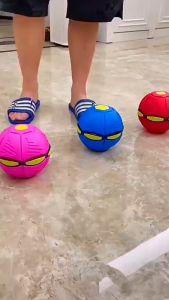 ลูกบอลเด้งผิดรูป มีไฟ 3 ดวง Flying UFO Ball Pop ของเล่นเด็ก กีฬากลางแจ้ง ลูกบอลแบน ของเล่น ลูกบอลจานบินวิเศษ ลูกบอลเด้ง ลูกบอลเด้งดึ๋ง - Lazada