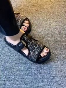 Sandal Platfoam Wanita Terbaru 2025 & Sendal Cewek Kekinian