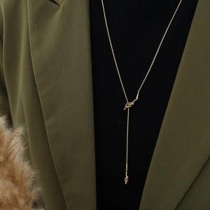 St.delan Japanese and Korean Style Minimalist Luxury Long Sweater Chain Necklace With Simple Design