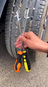 Dụng Cụ Vệ Sinh Rãnh Lốp Xe 5 Trong 1 – Móc Lấy Đá Cạo Bùn Tua Vít Tích Hợp Chống Nổ Lốp Ô Tô