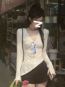 Slim Fit Long Sleeve Deep V Neck T Shirt Womens Design Sensation Early Autumn Base Layer Sweet And Spicy Small Top Spring New Style