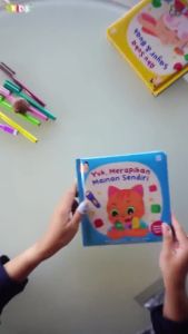 Seri Aku Anak Mandiri : Yuk Merapikan Mainan Sendiri - Bilingual Indonesia Inggris (Boardbook)