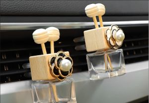 [FREESHIPMAX 2022] Hàng HOT mới về - Lọ đựng tinh dầu cài cửa gió ô tô gắn hoa chanel xinh xắn - Hoàng Đông shop