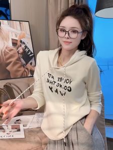 เสื้อสเวตเตอร์ฮู้ดพิมพ์ลายตัวอักษรแฟชั่นลำลองสำหรับผู้หญิง ฤดูใบไม้ร่วง 2025 ใหม่ ขนาดเล็ก สไตล์เกาหลี แขนยาว ปกติ