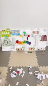 Tấm Pegboard Kim Loại Gắn Tường Làm Bảng Bận Rộn Cho Bé - Tự Thiết Kế Busy Board Theo Phong Cách Montessori