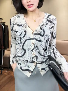 QINGNAER | Large Size High-end Patterned V-neck Long-sleeve Shirt