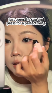 Eyeliner Stamp Double ended Eyeliner Pencil Integrated Eyeliner Stamp Waterproof Long-Lasting Suitable for beginners molding stamp pen convenient and long-lasting integrated lazy waterproof non-smudge double-headed eyeliner stamp