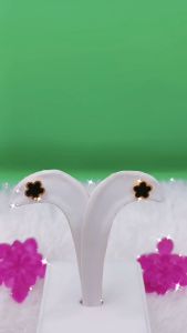 Anting Bunga Lima Kelopak - Titanium Steel 18k Vacuum Plated (HR13001)