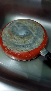 PEMBERSIH WAJAN KERAH GOSONG HITAM BIAR KINCLONG