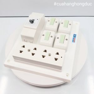 Bảng điện 4 công tắc 3 lỗ cắm CB cóc 4CT2 SOPOKA