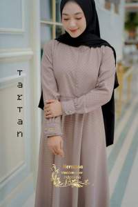 Gamis hermosa embos motif tartan mocca bahan wolfis-gamis syari umbrella 4 meter coklat susu-premium