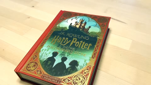 HARRY POTTER AND THE PHILOSOPHER’S STONE (Harry Potter và hòn đá phù thuỷ)