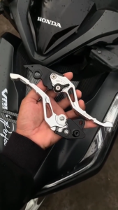 BenMaxx CLICK V2 CLICK V3 COMBI BRAKE LEVER CNC ALLOY SET CNC Aluminum Alloy Brake Lever Set Motorcycles Precision Engineered Comb Lever with Ergonomic Design (1 PAIR)