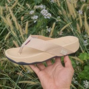 New arrival Fitflop Surfa สีมาไหม่ สำรับผู้ชาย&ผู้หญิ่งSize 36---44 รองเท้าเพื่อสุขภาพพื้นนุ่มสายสลิงใส่ทนทานใส่สวยใส่สบายมากรับรองสินค้าตรงปกสินค้ามีในไท