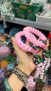 พวงมาลัยหินโรสควอตซ์  คู่ ความรักและความผูกพัน