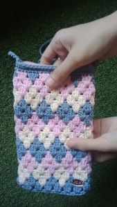 Tas  HP Slingbag Wanita Rajut Resleting Aruna1001JC / Tas Dompet HP Selempang Wanita