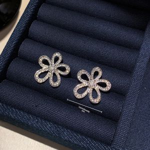 CAFFTI | Glamorous Shimmer Flower 2026 New Ear Studs Unique Luxury