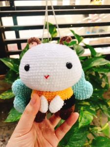 Gấu Bông Con Ong Bằng Len Làm Quà Tặng
