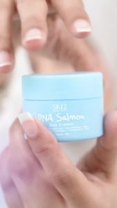 SR12 DNA Salmon Package Paket Skincare 4in1 Mencerahkan Kulit Mengurangi Flek Hitam Kulit Glowing Menjaga Skin Barrier - KSR22