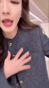 พร้อมส่ง! ชุดเซ็ต 2 ชิ้น เสื้อสูทมีซับใน สีกรม กระดุมหน้า กระเป๋า 2 ข้าง มีซับใน + กางเกงขากระบอกใหญ่ เอวยางยืด ซิปหน้า ติดกระดุม ผ้าโพลิเอสเตอร์ ชุดทำงานออฟฟิศ #10113