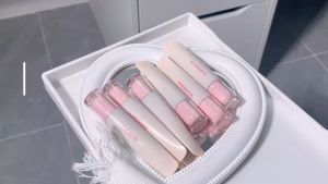 Pigment crystal freeze Mirror Lip Glaze Long Wearing Transparent Tube Glass Lip Gloss