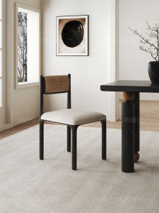 Nordic Vintage Dining Chair Home Use Mid-Century Designer Chair Vanity Chair Luxury Sensation Solid Wood Back Chair