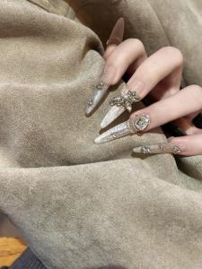 Autumn Winter White Cat Eye Nail Art Full Set Handmade Wearing False Nails Detachable Mid-Length Luxury Sensation Nail Extensions