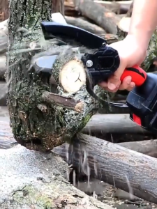 เลื่อยไฟฟ้าแบต 6 นิ้ว ไร้สาย 128000W กำลังสูง โมเตอร์แรงทนทาน เลื่อยตัดไม้ โซ่ไฟฟ้า ใช้งานทนทาน ตัดไม้สีไม้