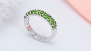 เครื่องประดับจริง 1 กะรัตแหวนเงินสเตอริ่งแข็งแหวน 925 แหวนไดออปไซด์ โครเมียมธรรมชาติพลอยสีเขียว แต่งงานสำหรับผู้หญิง
