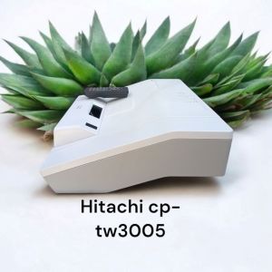 Máy chiếu siêu gần Hitachi cp-tw3005. do sáng 3300lm.bong chiếu đã dùng 184h