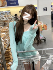 Spring Summer Womens V-Neck Knitwear Top Fashionable Exposed Shoulder Sun Protection Thin Style Korean Version Long Sleeve