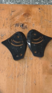 Cặp chốt kính thay thế cho nón KYT Venom và KLT Venom (không kèm nón)